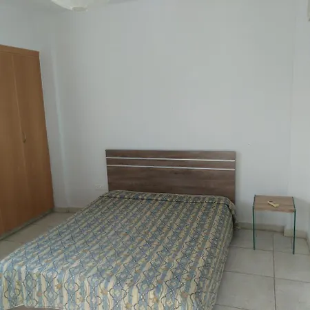 One Bedroom شقة لارنكا