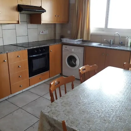 One Bedroom شقة لارنكا