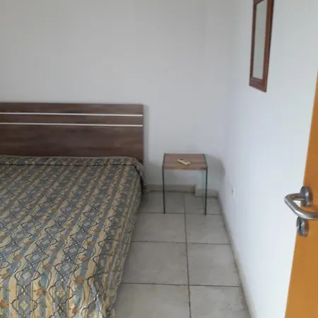One Bedroom شقة لارنكا