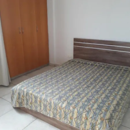 One Bedroom Apartment *